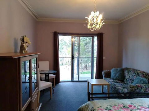 Purple House - Corner Spa, Views And Wildlife - Accommodation Australia 3