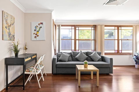 Quadruple Room W Ensuite In Gordon Near Train & Bus - Accommodation Australia 2