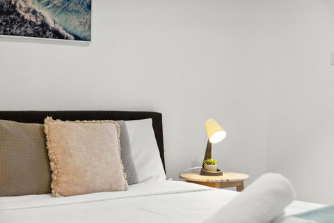 Quaint Double Room - Centrally Located At Glenfield - Shared Bathroom - Local Tourism 2
