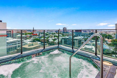 Quattro Apartments - Australia Shopping 0
