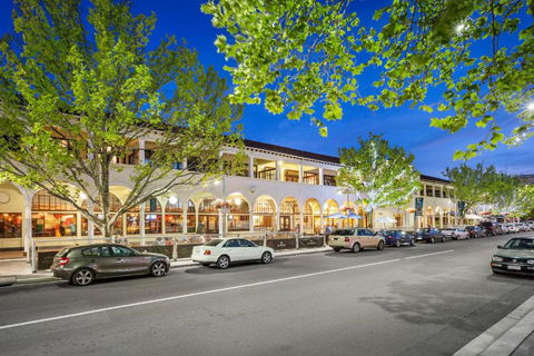 Quest Canberra - Australia Shopping 0