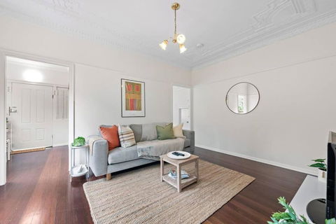 Quiet & Bright Art Deco Apartment By New Farm Park - Accommodation Australia 2