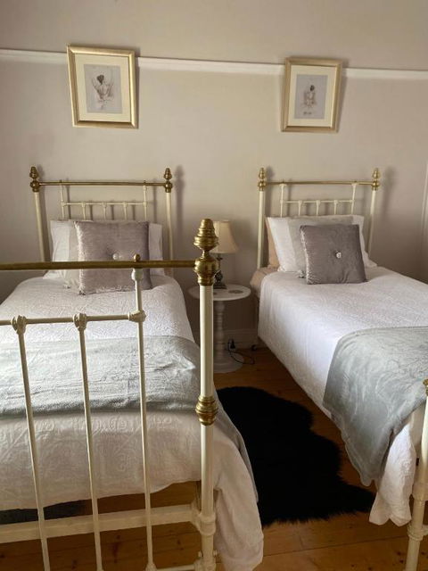R&R Blue Diamond Luxury Cottage Maryborough, Vic - Accommodation Australia 2