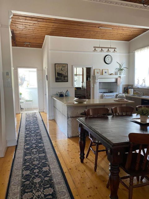 R&R Blue Diamond Luxury Cottage Maryborough, Vic - Accommodation Australia 3