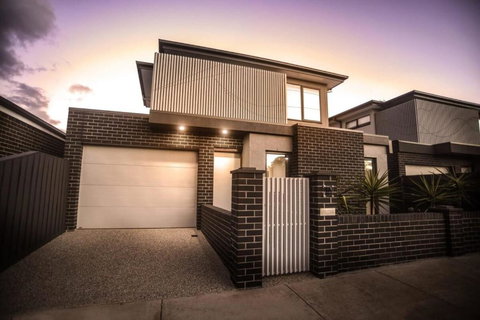 Raven West House I Corporate Or Holiday - Australia Shopping 0