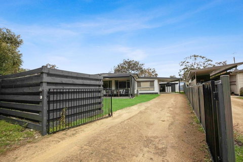 Raymond Island Retreat - Australia Shopping 2