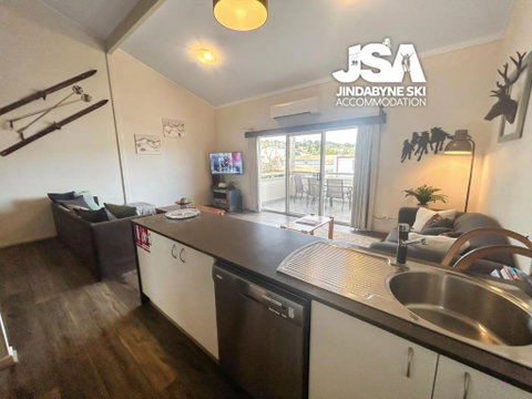 Razorback 6 - Accommodation Australia 3