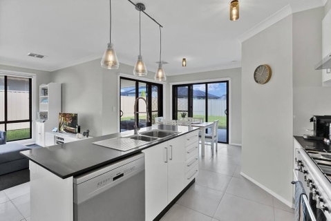 Red Gum Rise - Gateway To The Southern Highlands - Accommodation Australia 0