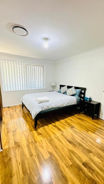 Quiet Family Townhouse In Wollongong CBD - Local Tourism 2