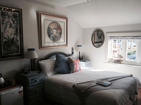 Assemblage Boutique Art B & B - Local Tourism 1