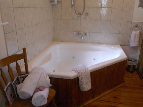 Astley Cottage - Accommodation Australia 1