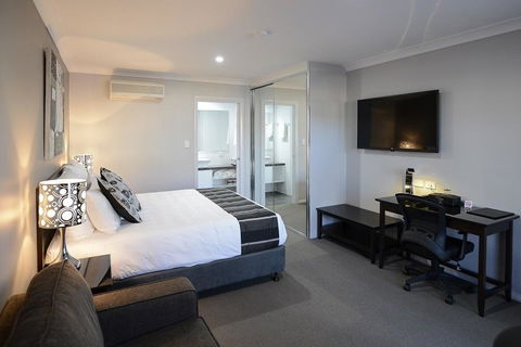 Astro Dish Motor Inn - Accommodation Australia 1