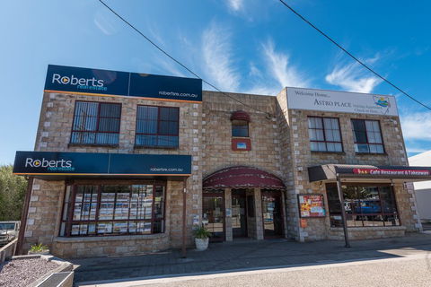 Astro Place - Accommodation Australia 3