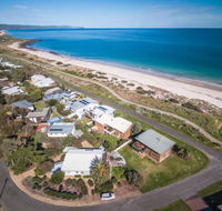 At The Beach - 54 Elizabeth Crescent - Accommodation Australia