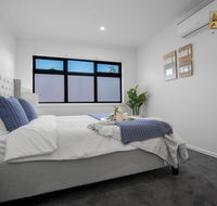 AU.JOY 3 Bed Townhouse Burwood 3 - Australia Shopping