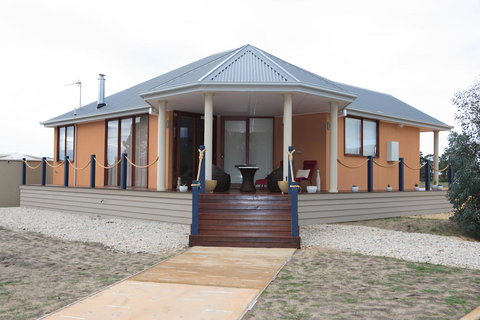 Aurora Cottages Bush Retreat - Accommodation Australia 2