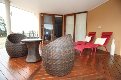 Aurora Cottages Bush Retreat - Accommodation Australia 1