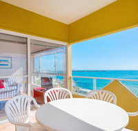 Avalon 4 - right across the road from convent beach - uninterrupted views - Accommodation Australia