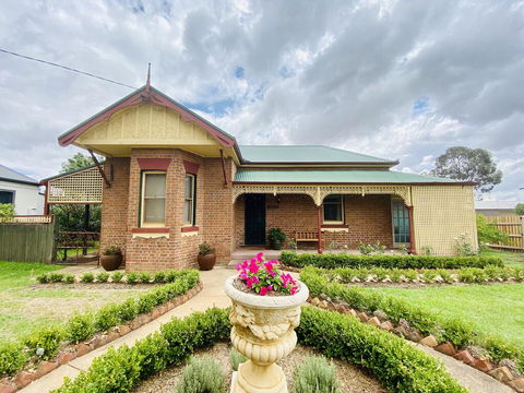 Avoca House - Circa 1900 Gorgeous Federation Home - Local Tourism 0