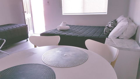 AZA Motel - Accommodation Australia 2