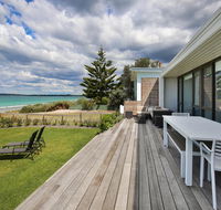 Azure Absolute Beachfront - Pet Friendly - Accommodation Australia