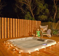 Azure Beach Retreat - Spa Luxury - Accommodation Australia