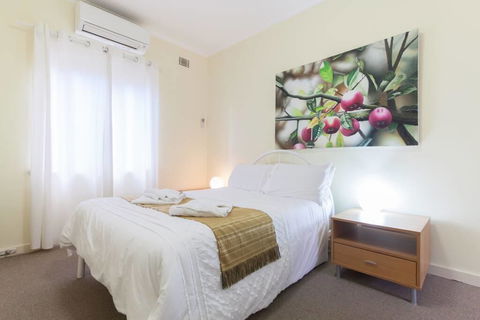 B5 Close To Nedlands, Cafes, Swan River, SCGH & UWA - Accommodation Australia 1