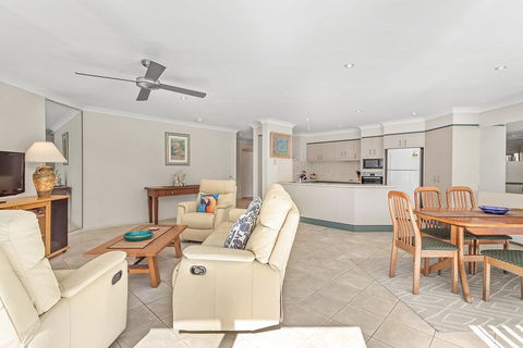 Bagnall Beach Apartments Unit 5-153 Government Rd - Local Tourism 2