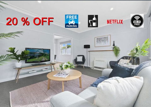 BALLARAT CLOSE 2 CBD + HOSPITAL+3BR HOME+NETFLIX + WiFi + Gift - Accommodation Australia 0