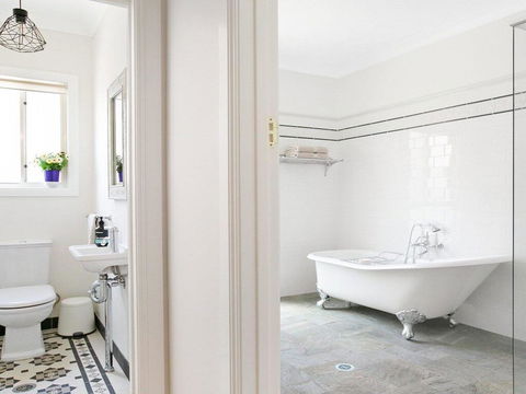 Ballogie Lodge - A Quality, Timeless Retreat - Australia Shopping 1