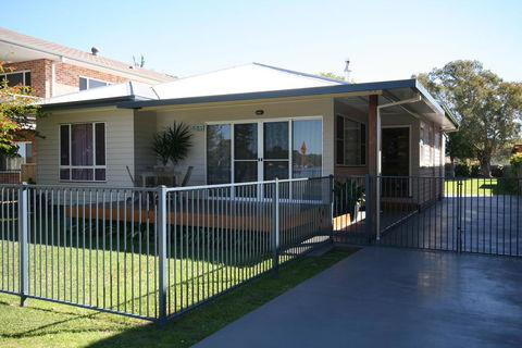 BANYANDAH 557 Ocean Drive NH - Accommodation Australia 0