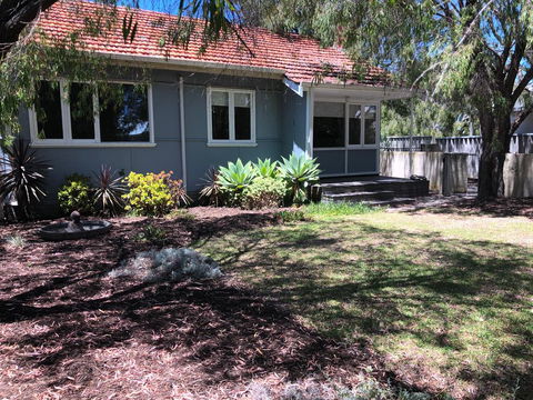 Barefoot Beach Cottage - Busselton - Local Tourism 3