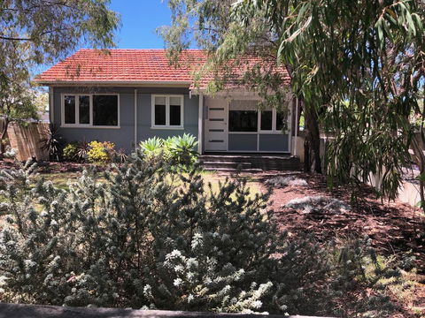 Barefoot Beach Cottage - Busselton - Local Tourism 2
