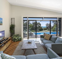 Barefoot Bungalow - Castaways Beach - Australia Shopping