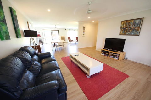 Barefoot Bungalow At Hat Head - Accommodation Australia 0