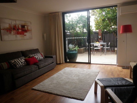 Barker Road - Accommodation Australia 1