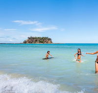 Barlings Beach Holiday Park - Accommodation Australia