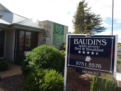 Baudins Of Busselton Bed And Breakfast - Local Tourism 1