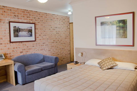 Baybrook Motor Inn - Accommodation Australia 3
