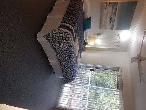 Bayshores Holiday Apartments - Accommodation Australia 3