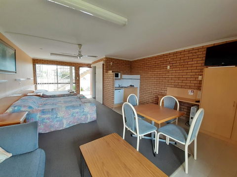 Bayview Motor Inn - Accommodation Australia 3