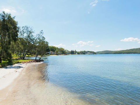 Baywatch - Beachfront Bliss Executive Home - Local Tourism 2