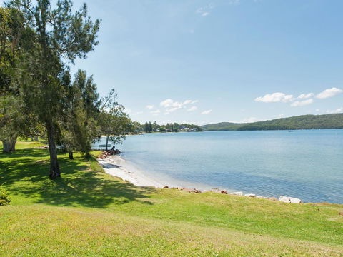 Baywatch - Beachfront Bliss Executive Home - Local Tourism 3