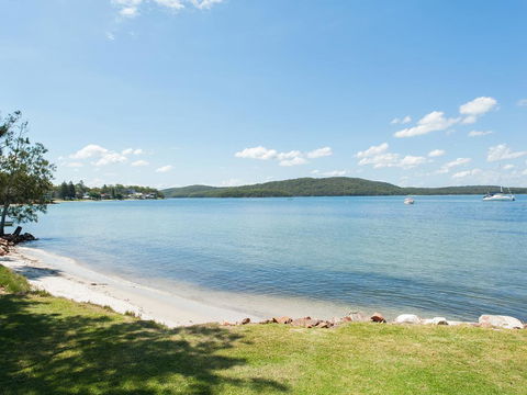 Baywatch - Beachfront Bliss Executive Home - Local Tourism 1