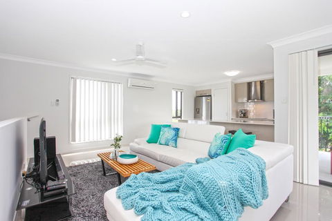 Beach Breeze Holiday House - Accommodation Australia 1
