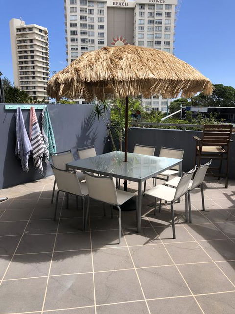 Beach Side Ocean Burleigh Heads 3 Bedroom Family Accomodation - Accommodation Australia 1