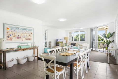 Beach Views & Breezes, Sunshine Beach - Bed n Breakfasts 3