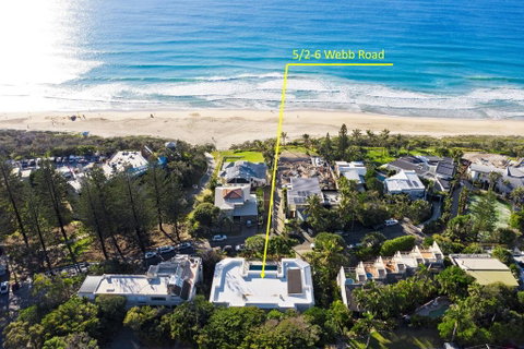 Beach Views & Breezes, Sunshine Beach - Bed n Breakfasts 1