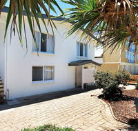 Beachcomber Unit 4- Beachside Unit - - Accommodation Australia