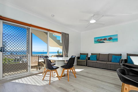 Beachcomer, Unit 2 - The Entrance, NSW - Australia Shopping 3